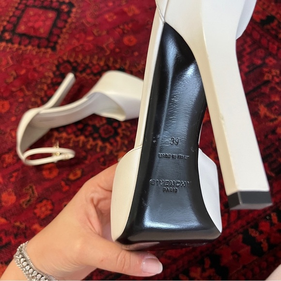 Givenchy G-Lock Platform Pumps in Ivory with Gold Hardware Size 39 US 9 - Picture 12 of 12
